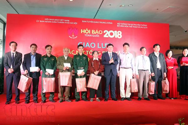Hội Báo toàn quốc lần đầu tiên có giao lưu với các nữ tổng biên tập ảnh 4